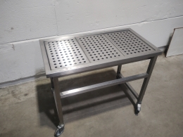 Mobile s/s table with drip tray